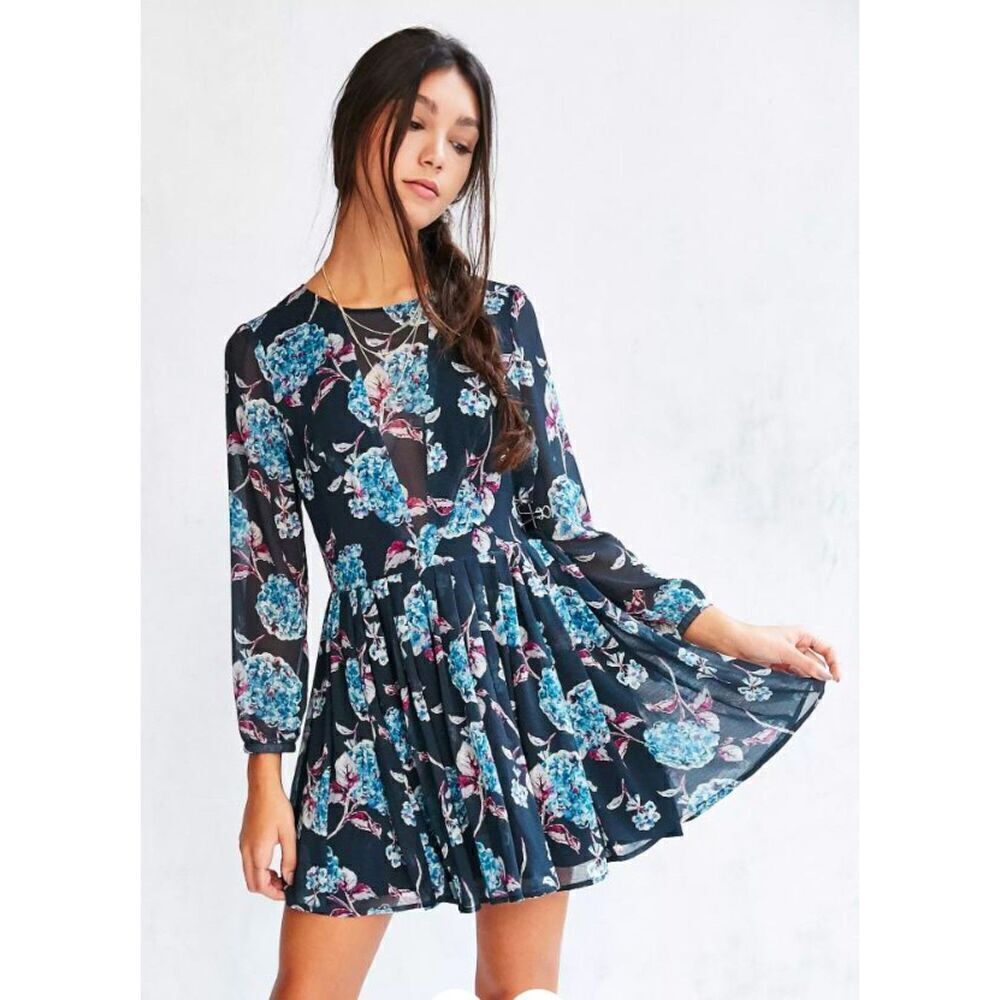 Kimchi Blue Nina Sheer Panel Dress (Floral Keyhole Open Back) Gray Blue Size 4